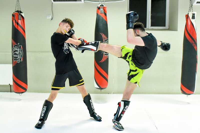 Bombers Fighting Center - Club sportiv pentru practicanti de MMA, kickboxing si lupte libere